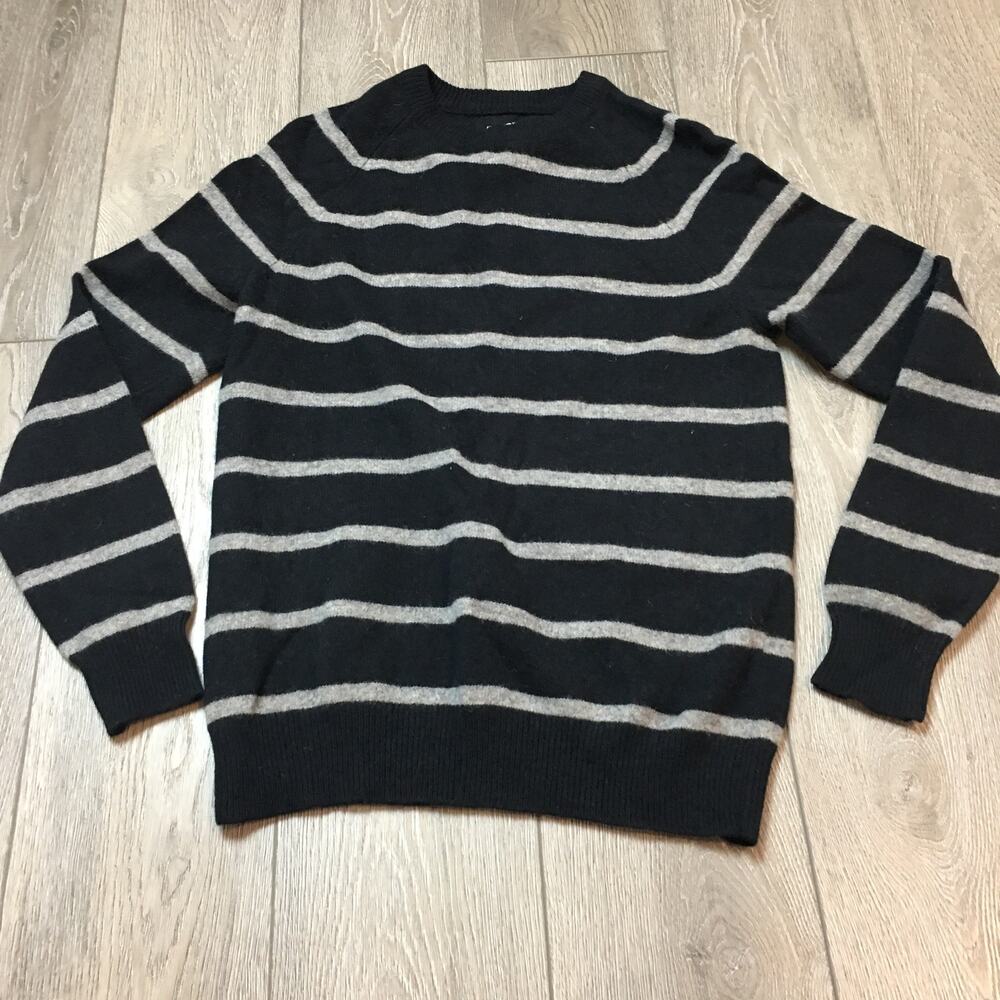 Express 100% Lambs wool Men Black Grey Stripe Sweater Size Medium